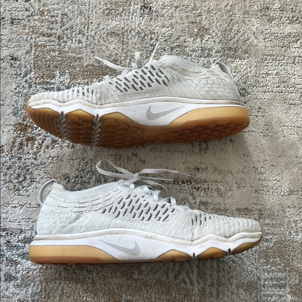 ‼️ Nike Light Pink and White Athletic Shoes ‼️